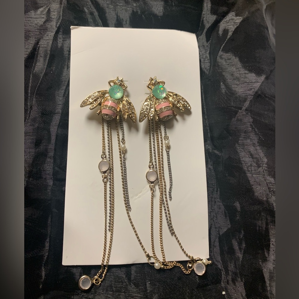 NWT Golden Long   Dangling Bee Earrings, Pink tassel earrings, Bee lovers